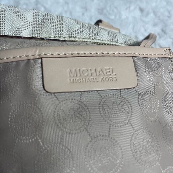 Michael Kors Grayson Satchel Monogram cream and tan straps . - Picture 15 of 15